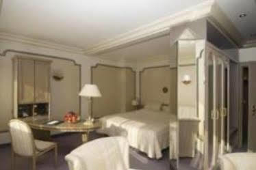 Kronenhotel Hotel 4*