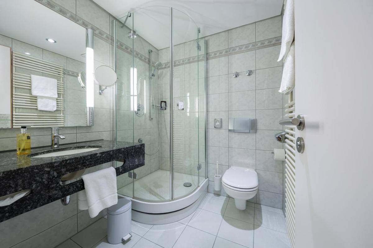 Kronenhotel Hotel 4*